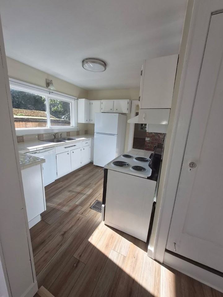 1813 Rocky Point Rd Nw #A - Photo 4 of 32