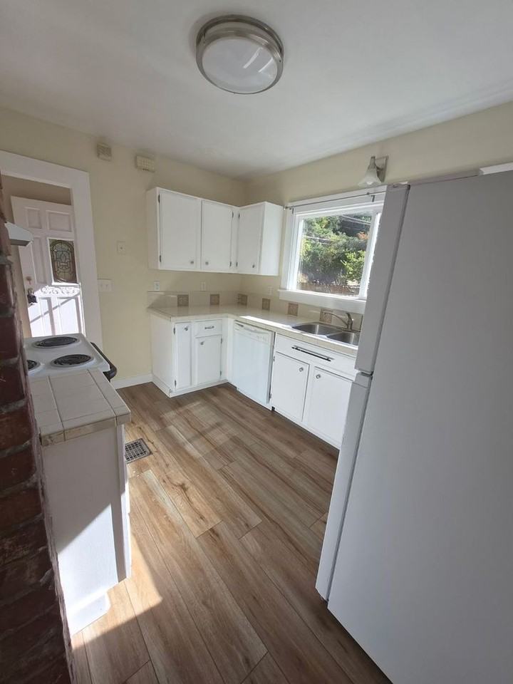 1813 Rocky Point Rd Nw #A - Photo 6 of 32