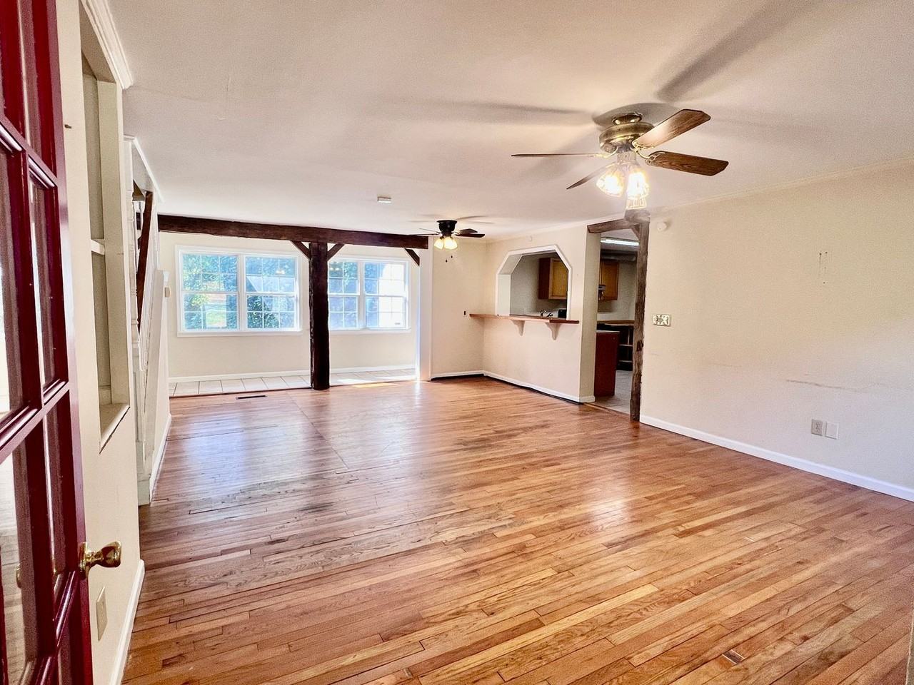 112 Cherry Ln - Photo 3 of 35
