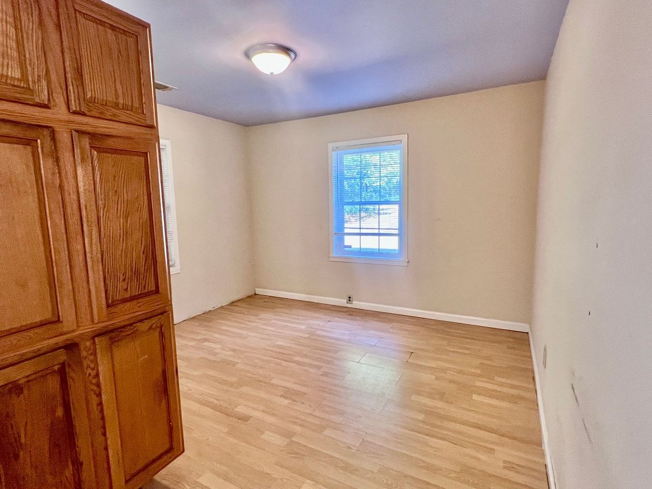 112 Cherry Ln - Photo 7 of 35