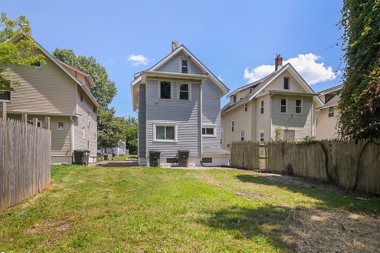 900 Beardsley St - Photo 2 of 23