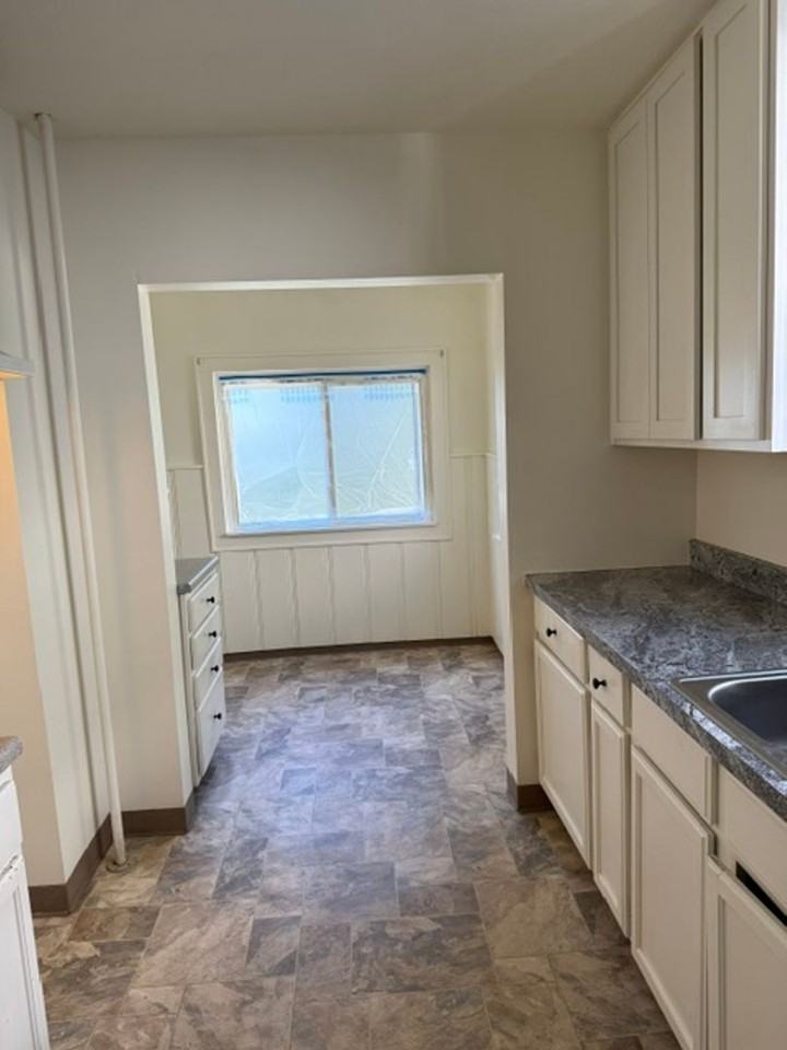 900 Beardsley St - Photo 7 of 23