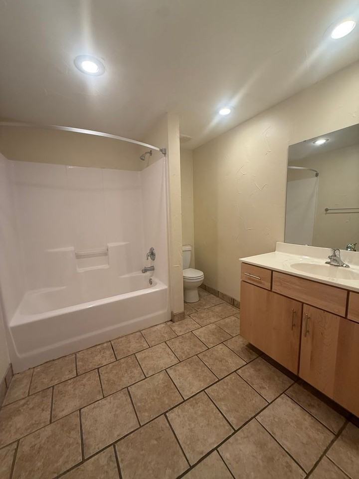 601 601 N National #230 - Photo 6 of 8