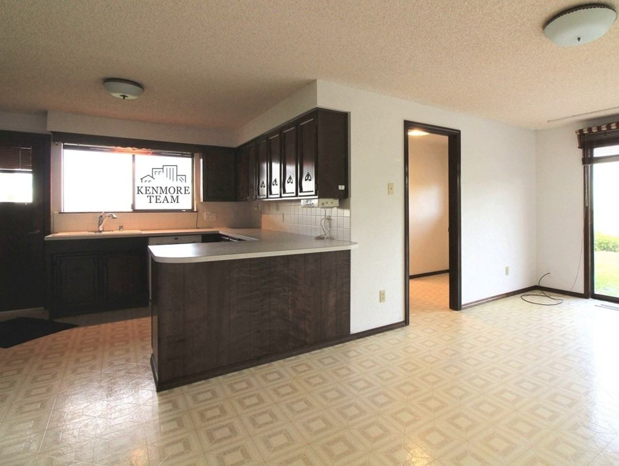 905 E Eastlake Dr - Photo 3 of 16