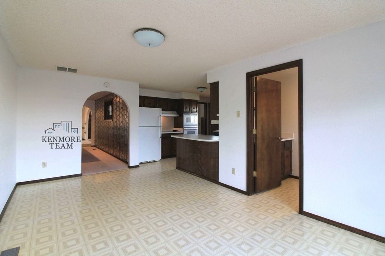 905 E Eastlake Dr - Photo 4 of 16