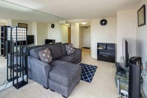 featured image of 343 Hobron Ln #1504