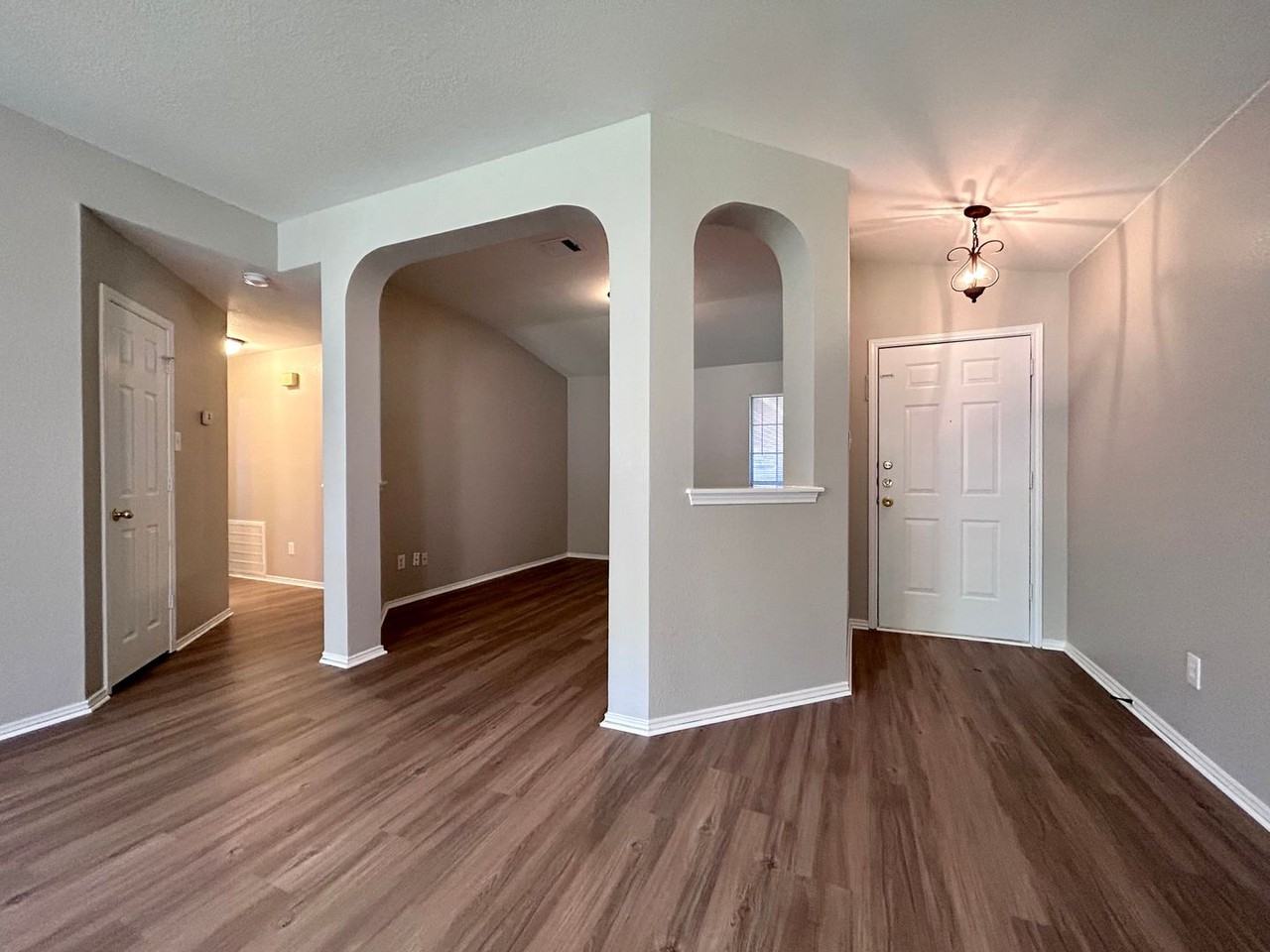 1405 Thibodeaux Dr - Photo 2 of 26