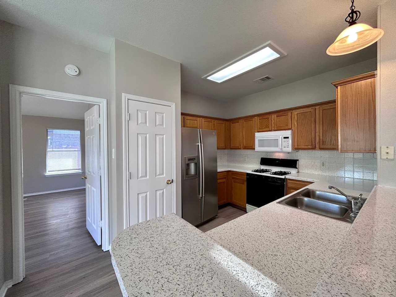 1405 Thibodeaux Dr - Photo 7 of 26