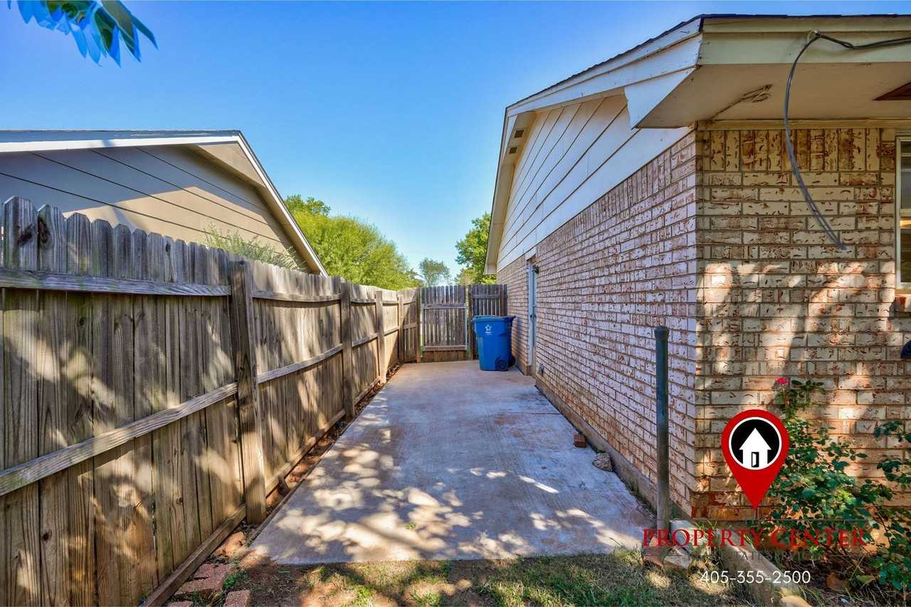 632 W 7th St - Photo 5 of 50