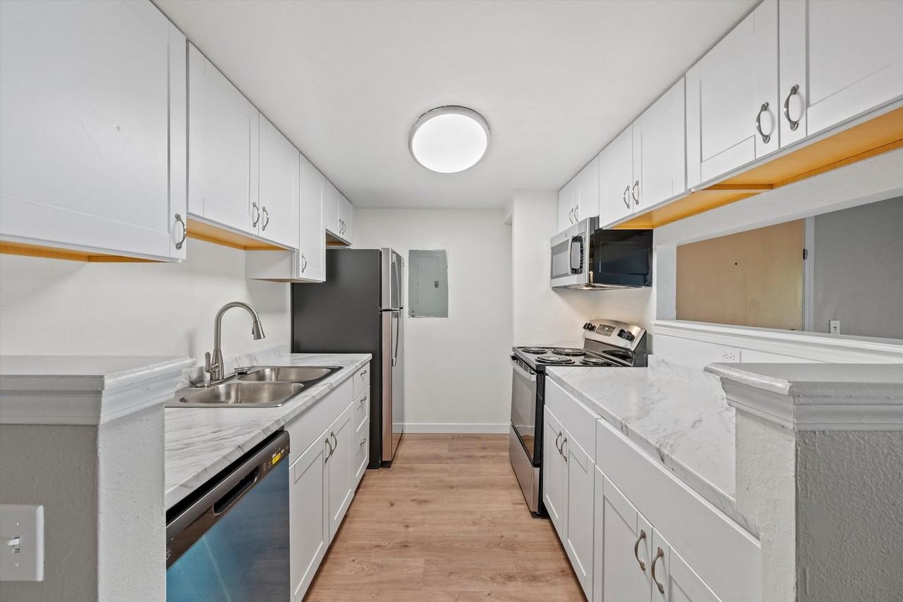 18051 E Kentucky Ave #202 - Photo 4 of 15