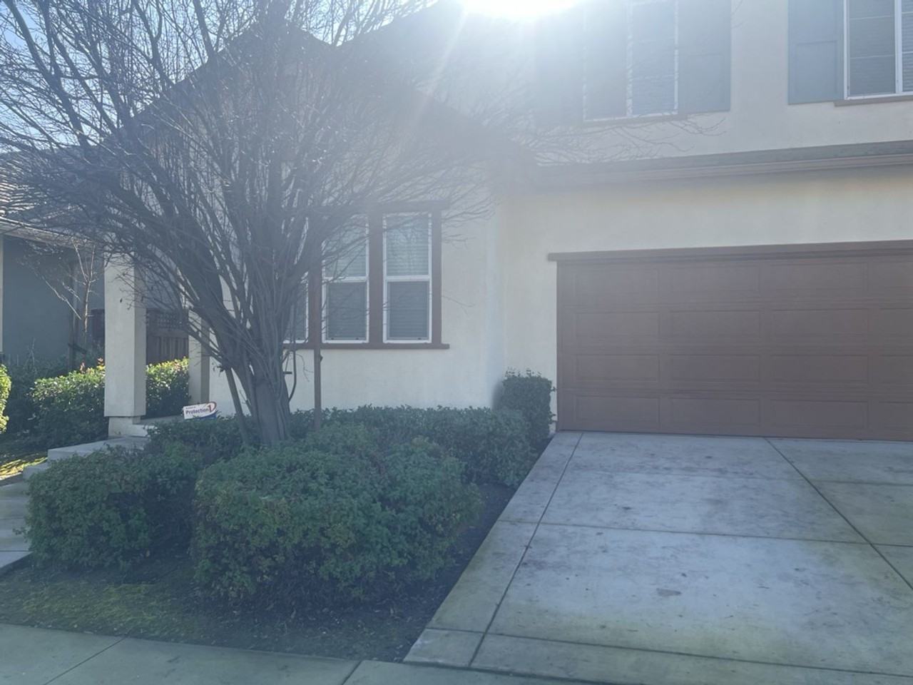 1064 Mariners Dr - Photo 2 of 4