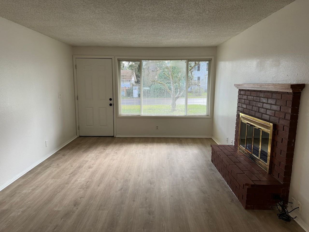 875 Horn Ln - Photo 5 of 26