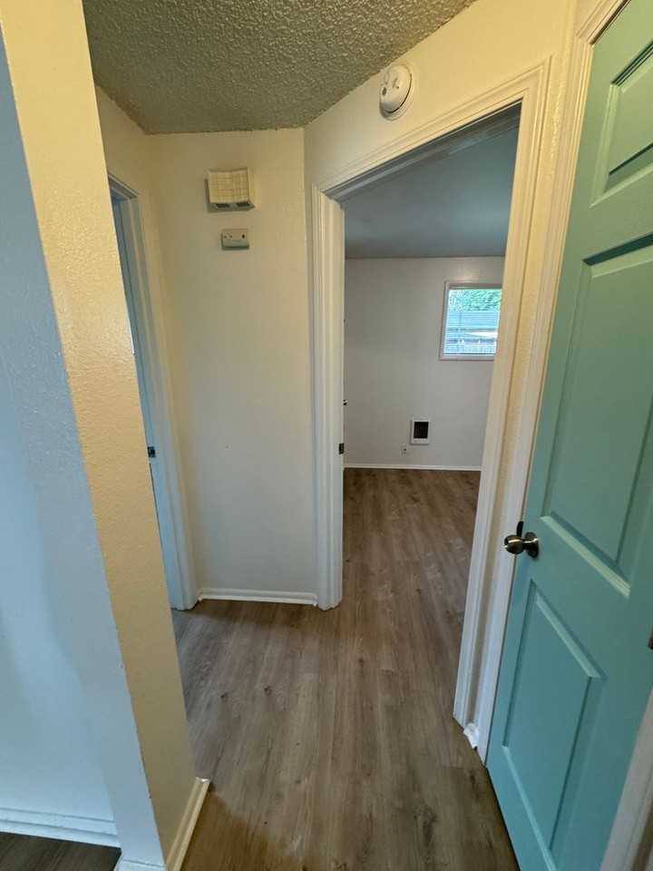 875 Horn Ln - Photo 7 of 26