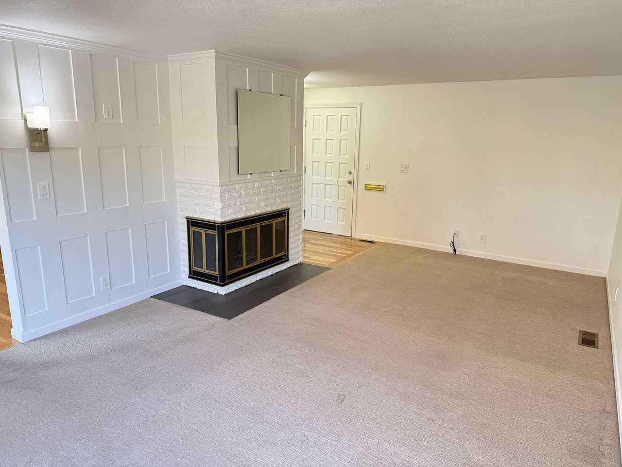 2105 Washington St - Photo 4 of 50
