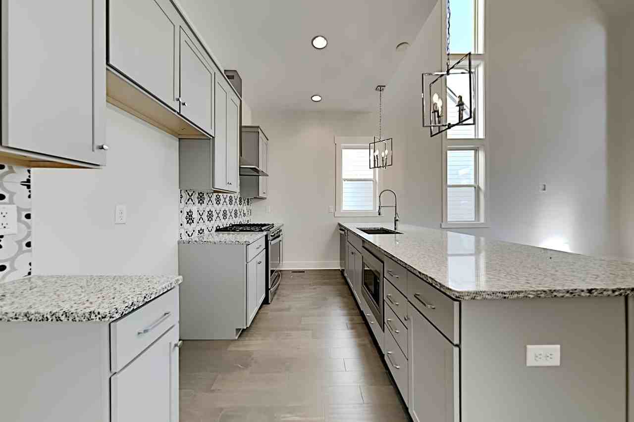 122 Marie St - Photo 3 of 25