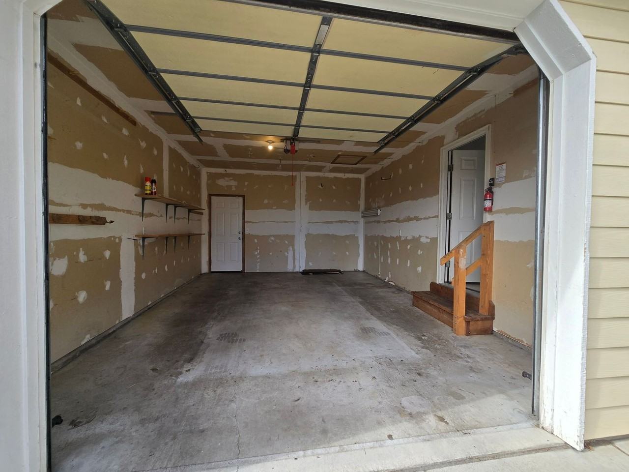 1532 Golden Blvd - Photo 4 of 35