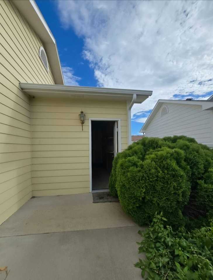 1532 Golden Blvd - Photo 6 of 35