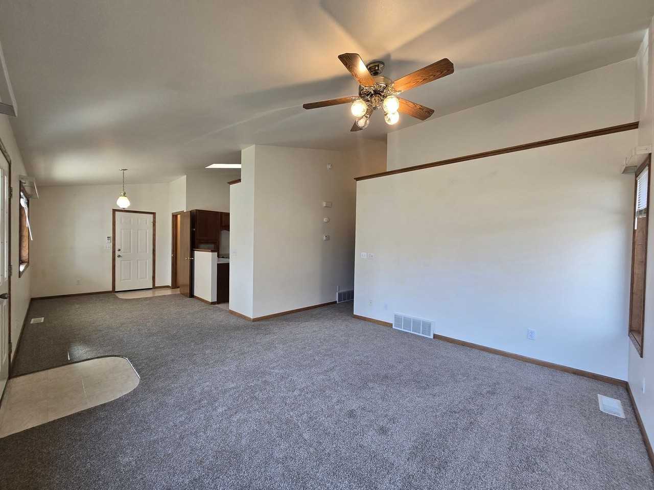 1532 Golden Blvd - Photo 7 of 35