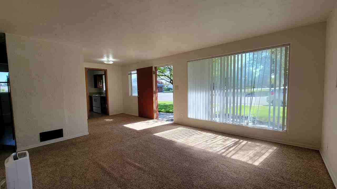 629 N Ely St - Photo 2 of 18