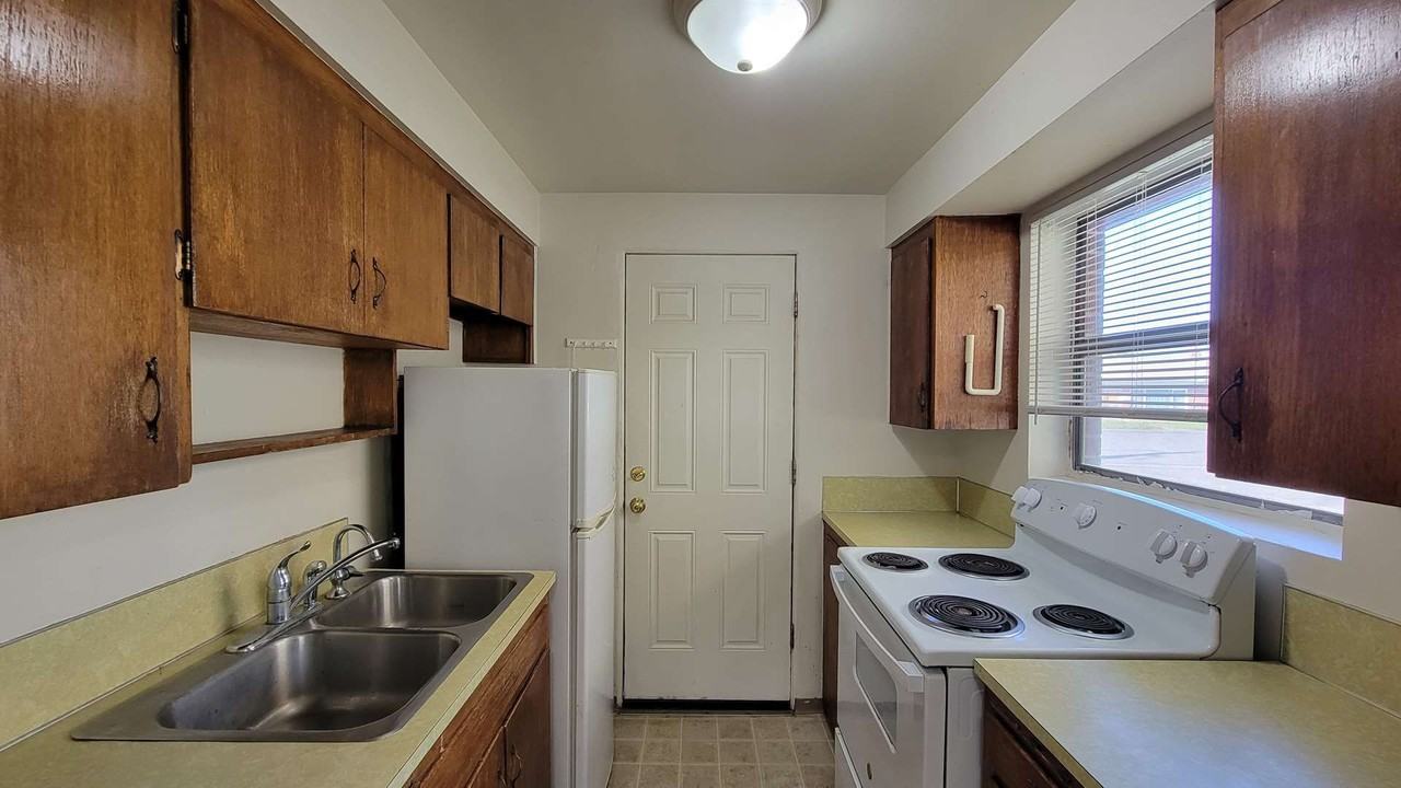 629 N Ely St - Photo 4 of 18
