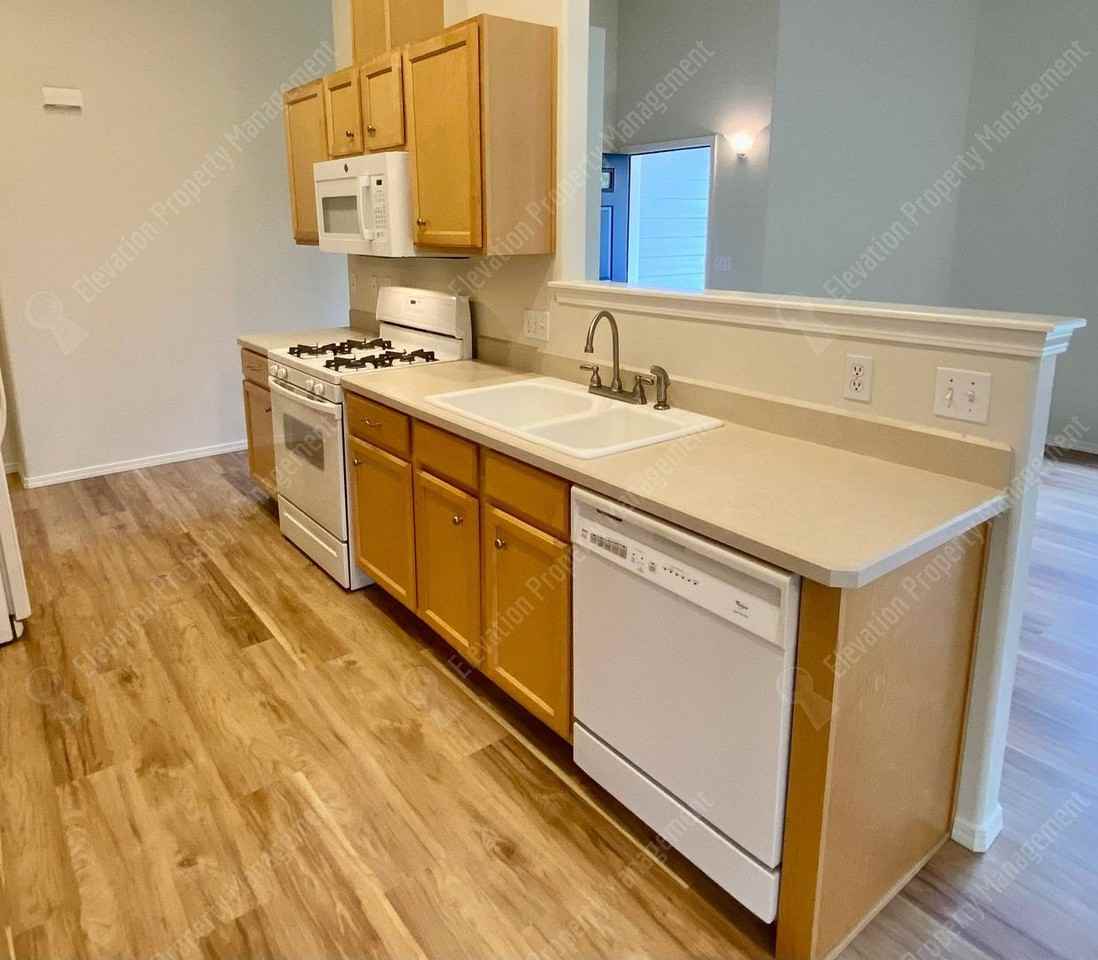 245 Sw James Dr - Photo 7 of 21
