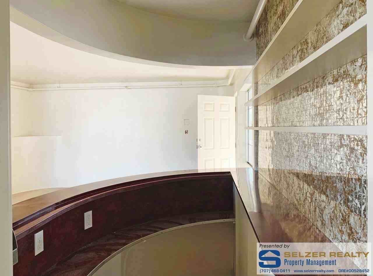 612 S State St - Photo 5 of 12