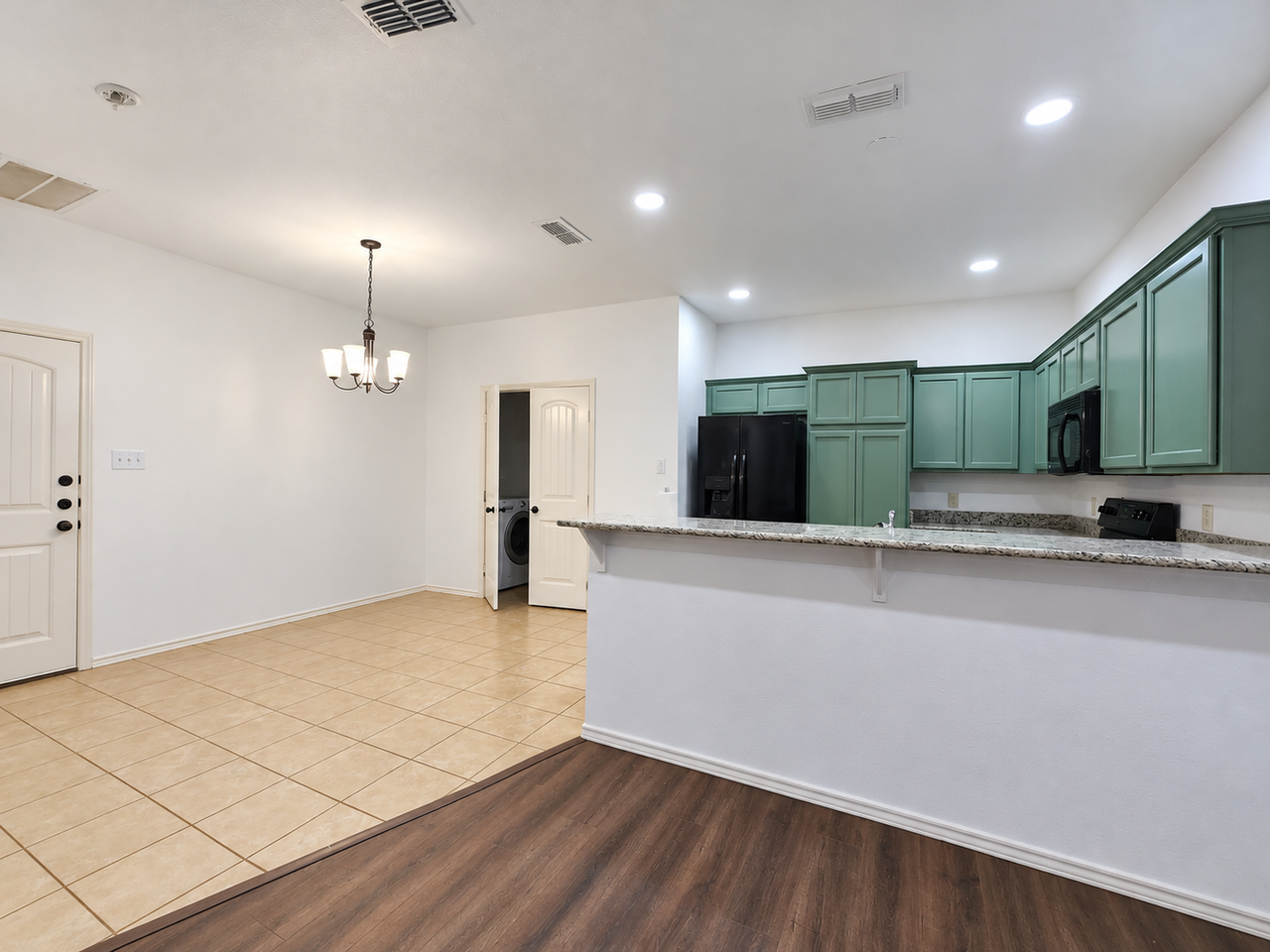 3208 113th St - Photo 6 of 17