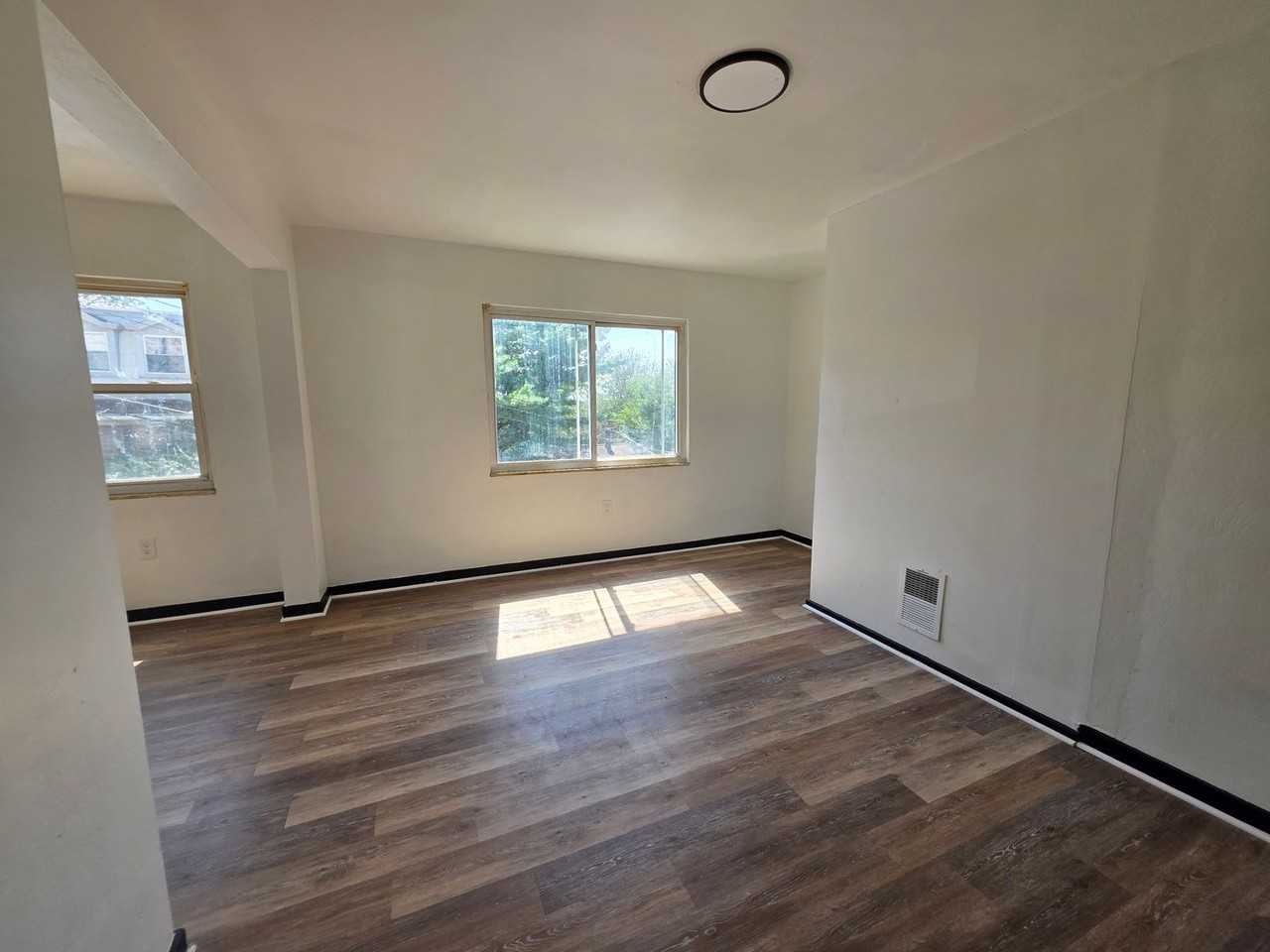 114 Wilbert St - Photo 5 of 10
