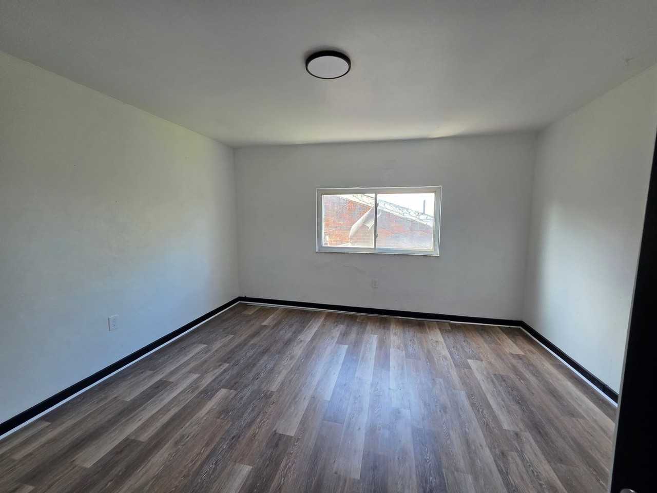 114 Wilbert St - Photo 6 of 10