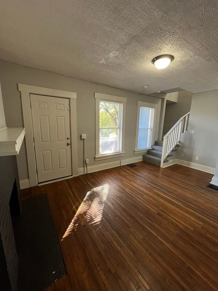 1731 S 5th St - Photo 4 of 22