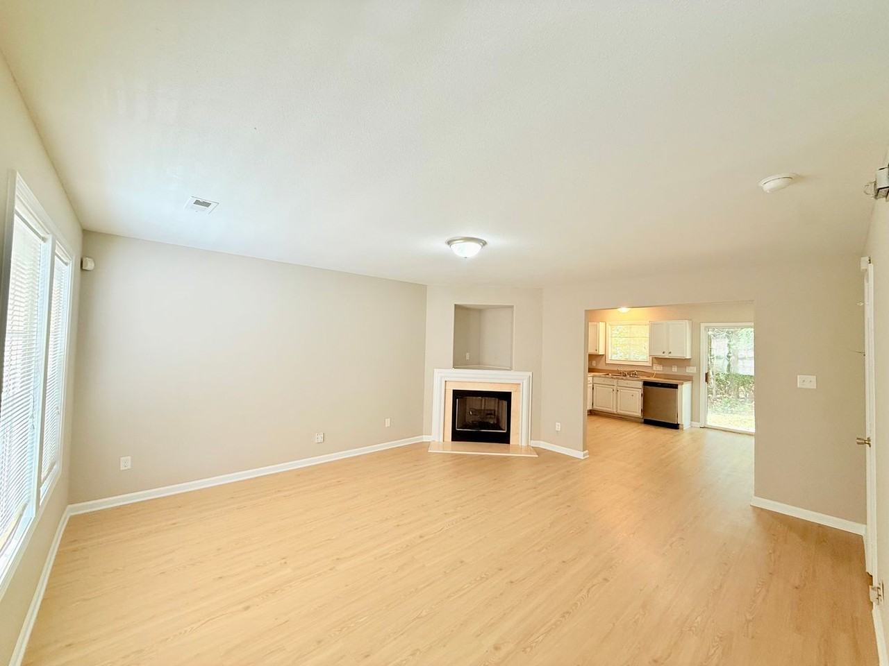 1543 Hollow Maple Dr - Photo 2 of 15