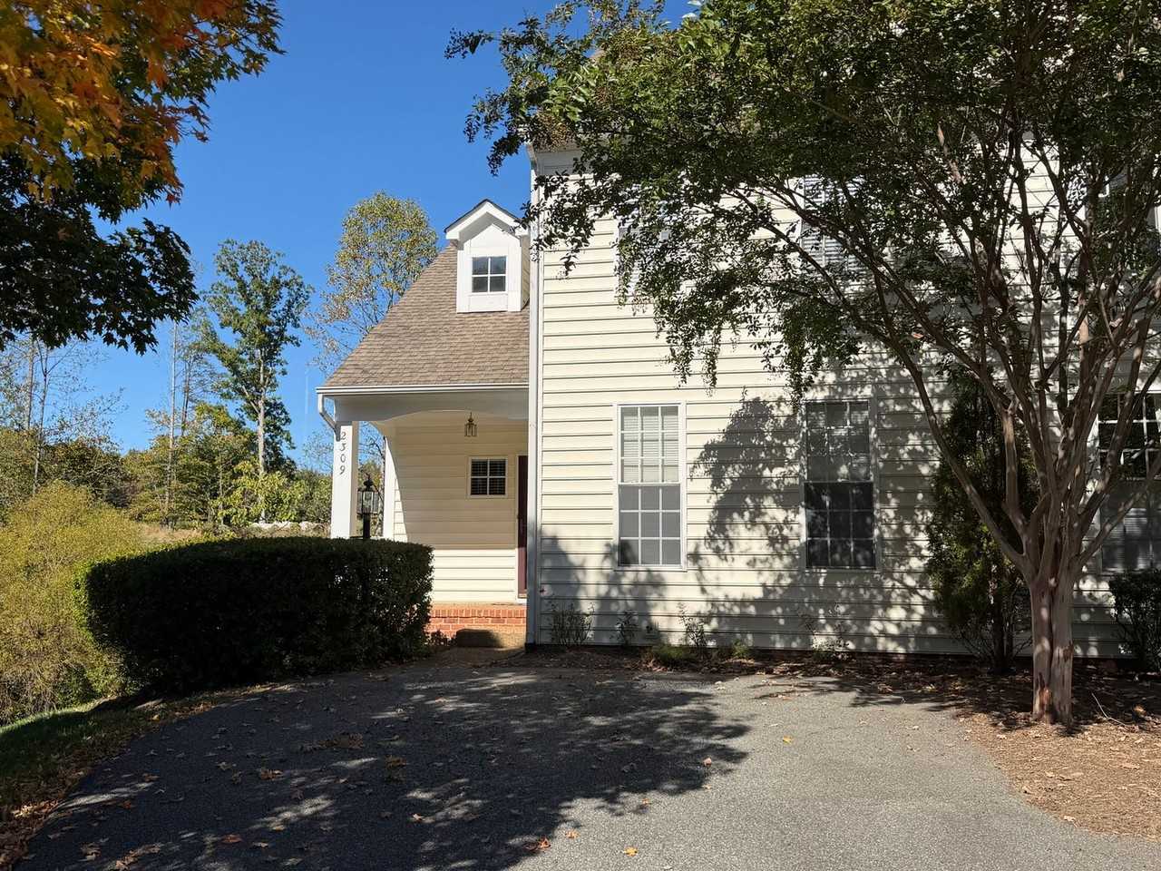 2309 Ravenswood Ct - Photo 2 of 42