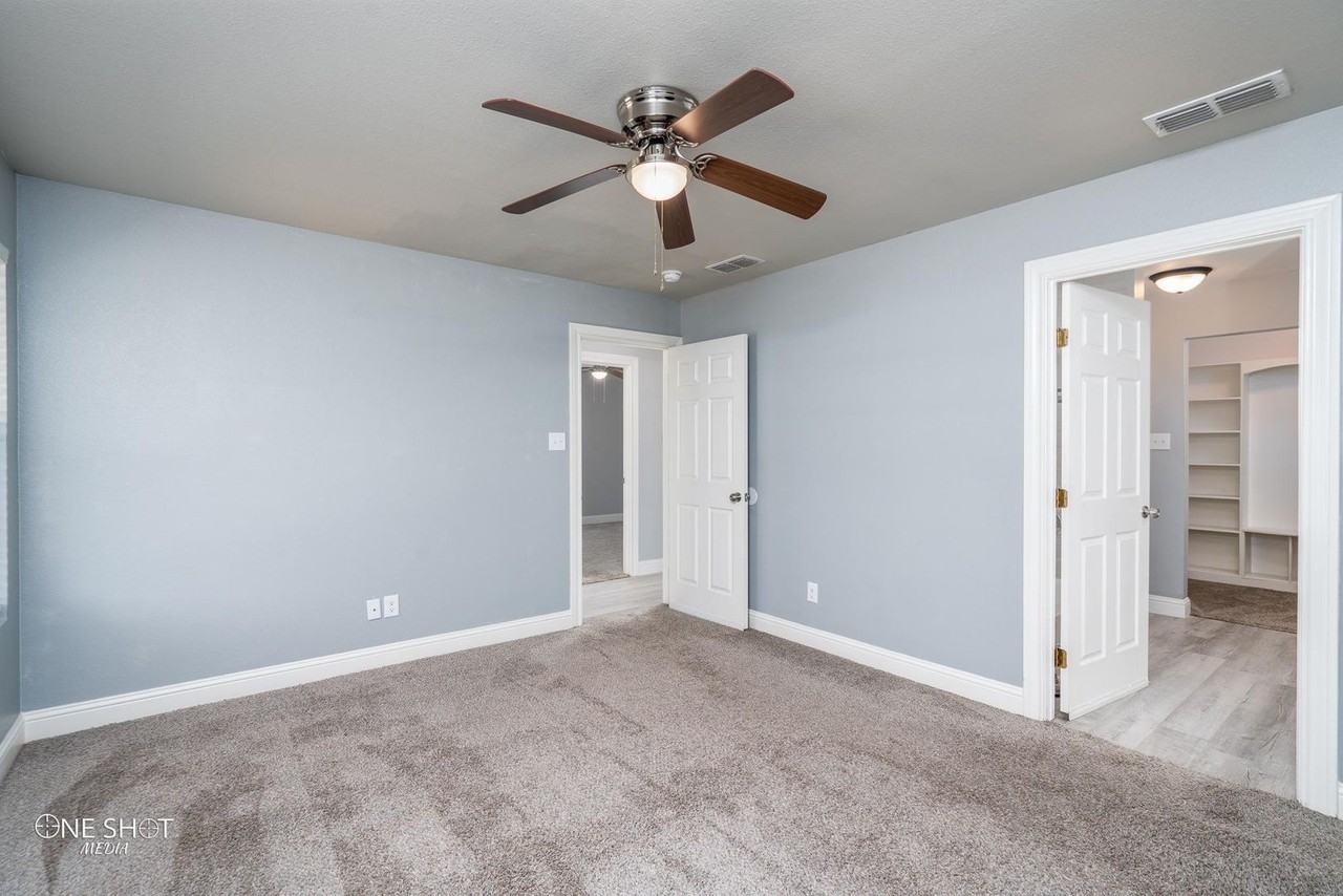 3234 Iris St - Photo 7 of 33