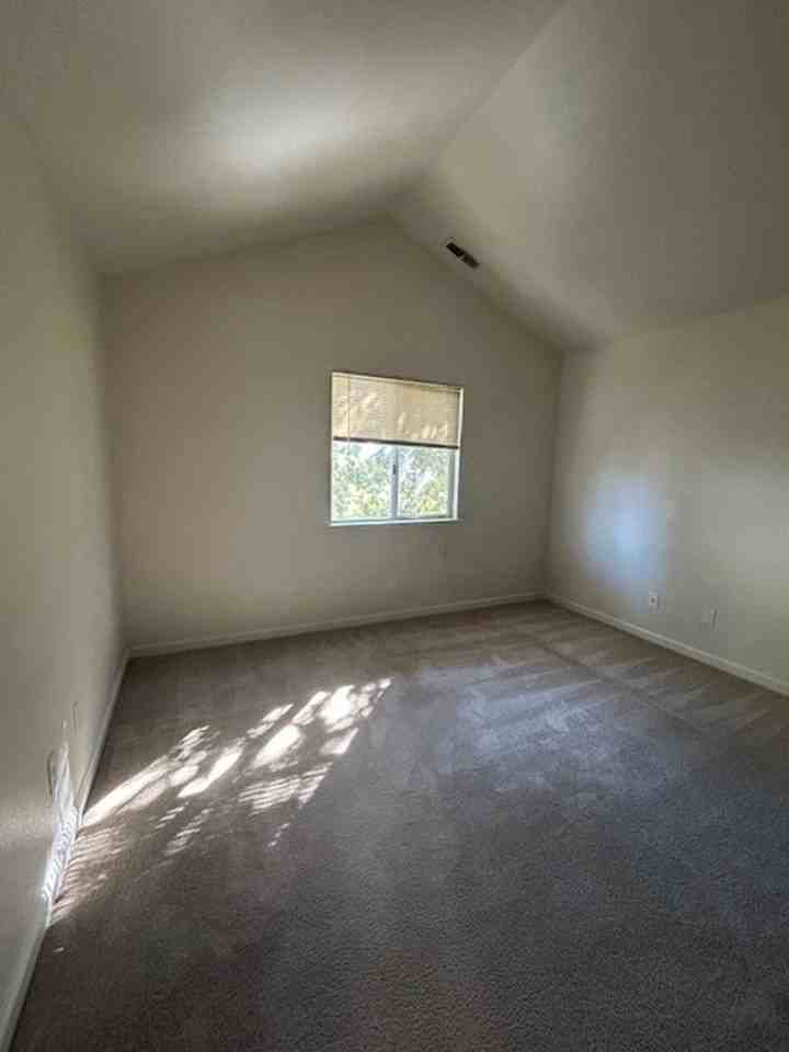 924 Kingwood St - Photo 7 of 10