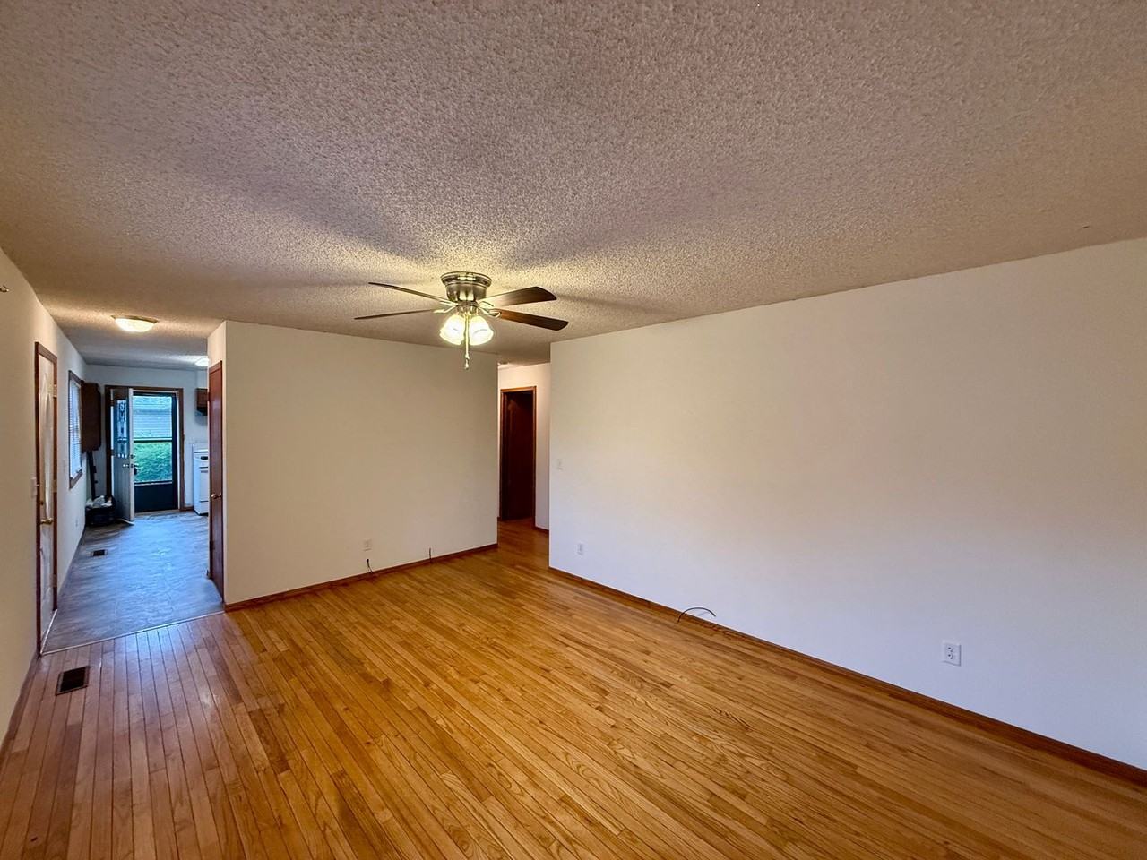 2053 Henley Rd - Photo 4 of 15