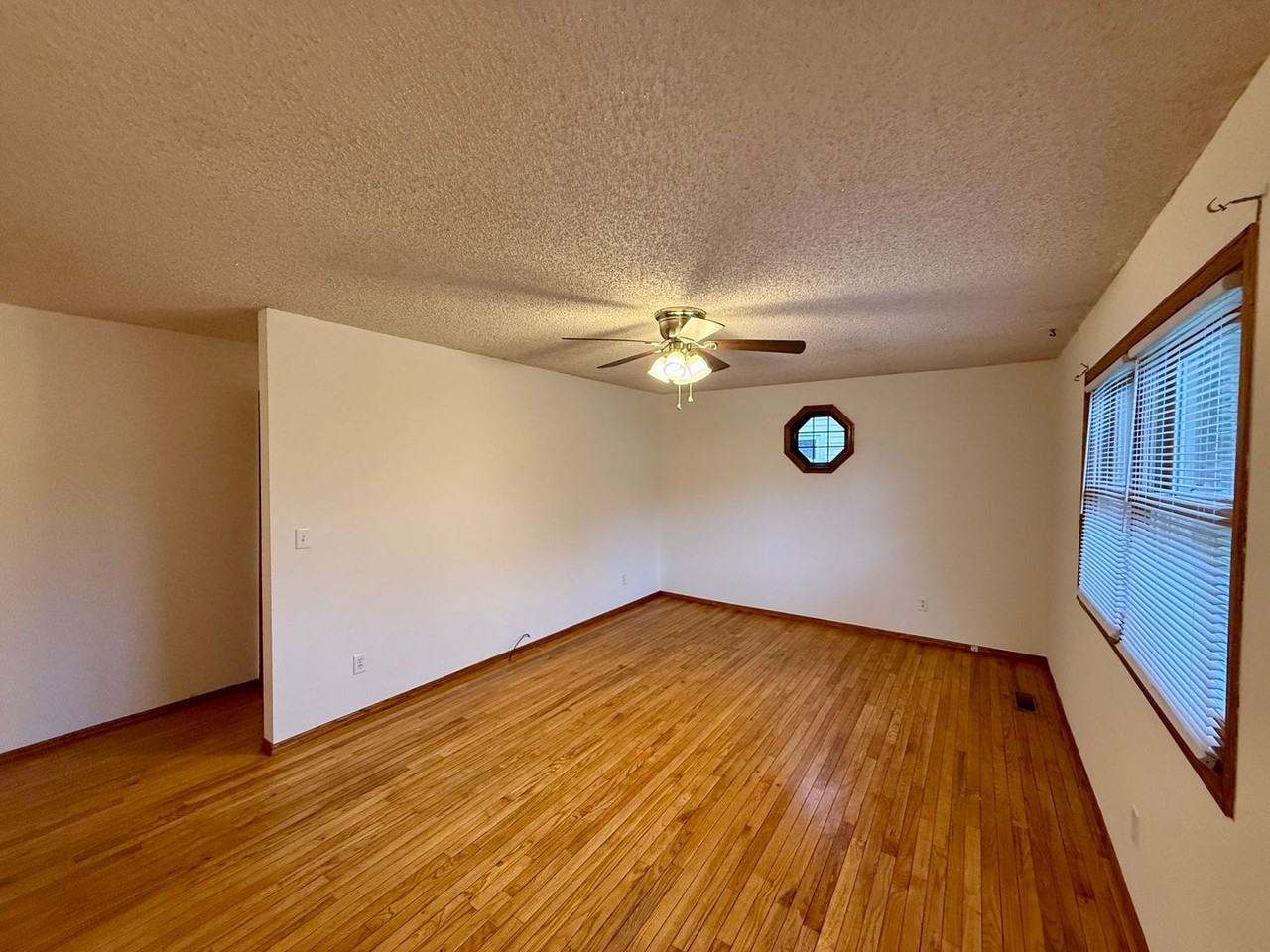 2053 Henley Rd - Photo 6 of 15