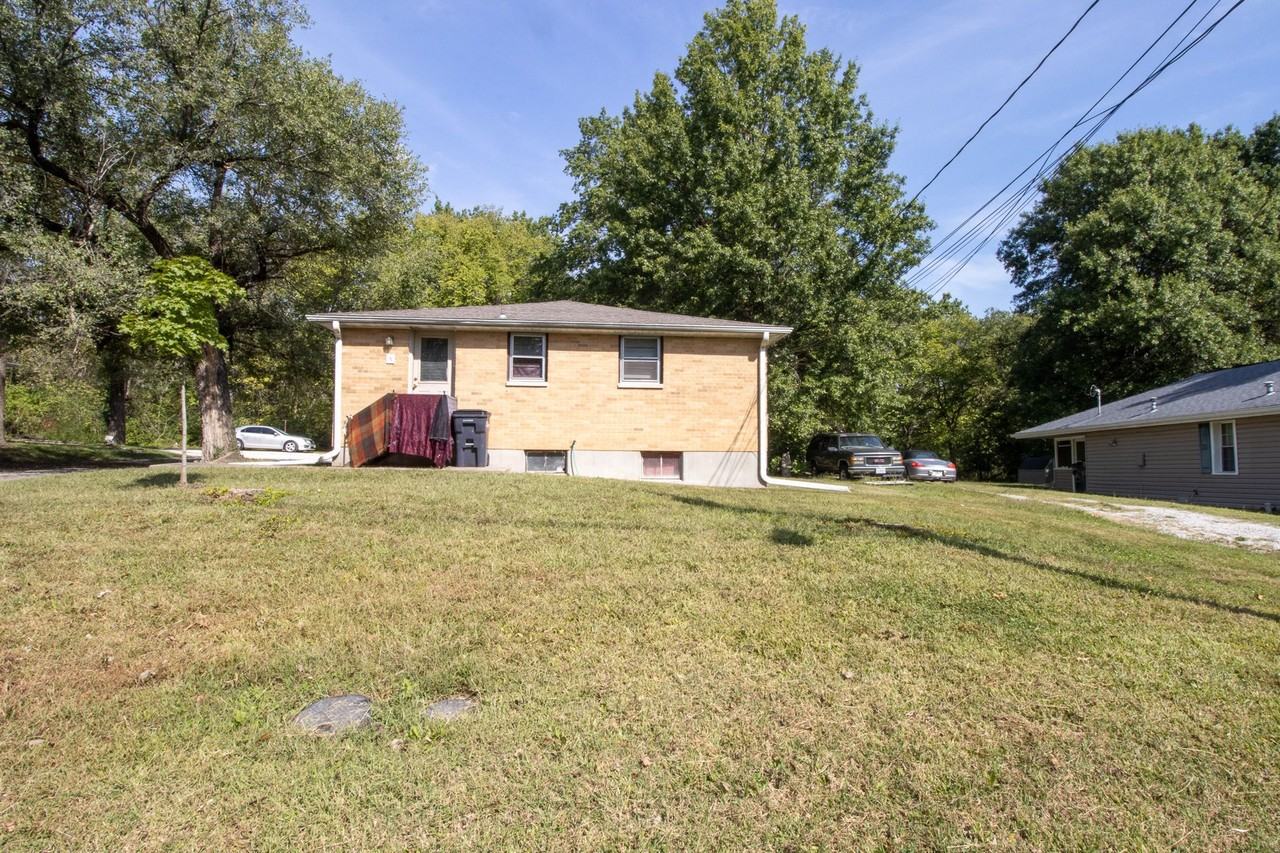 1405 Lowe St - Photo 3 of 4