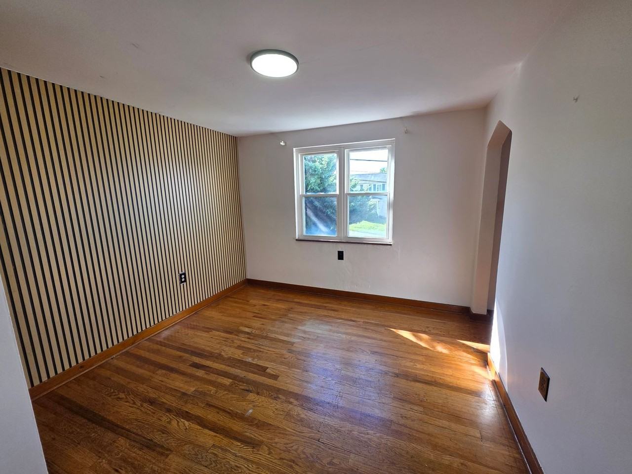 1224 Commonwealth Ave - Photo 4 of 18