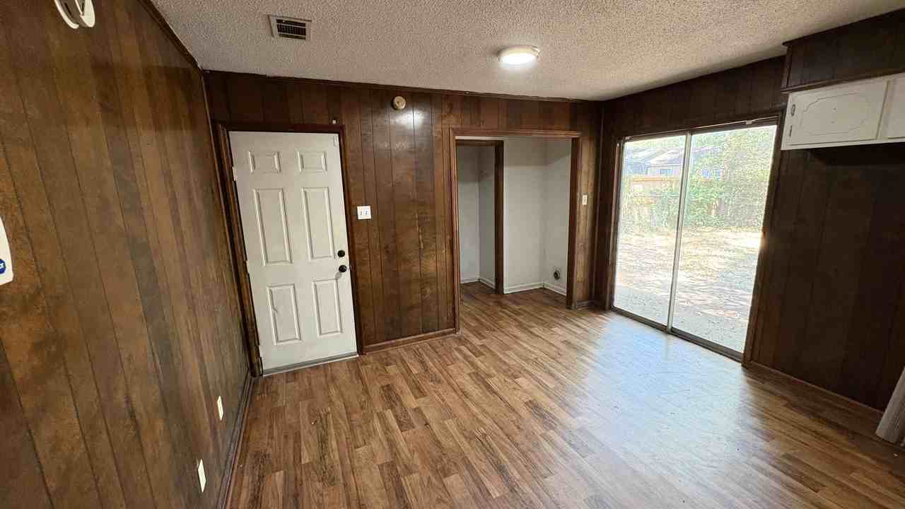 1309 Ray Rd - Photo 5 of 16