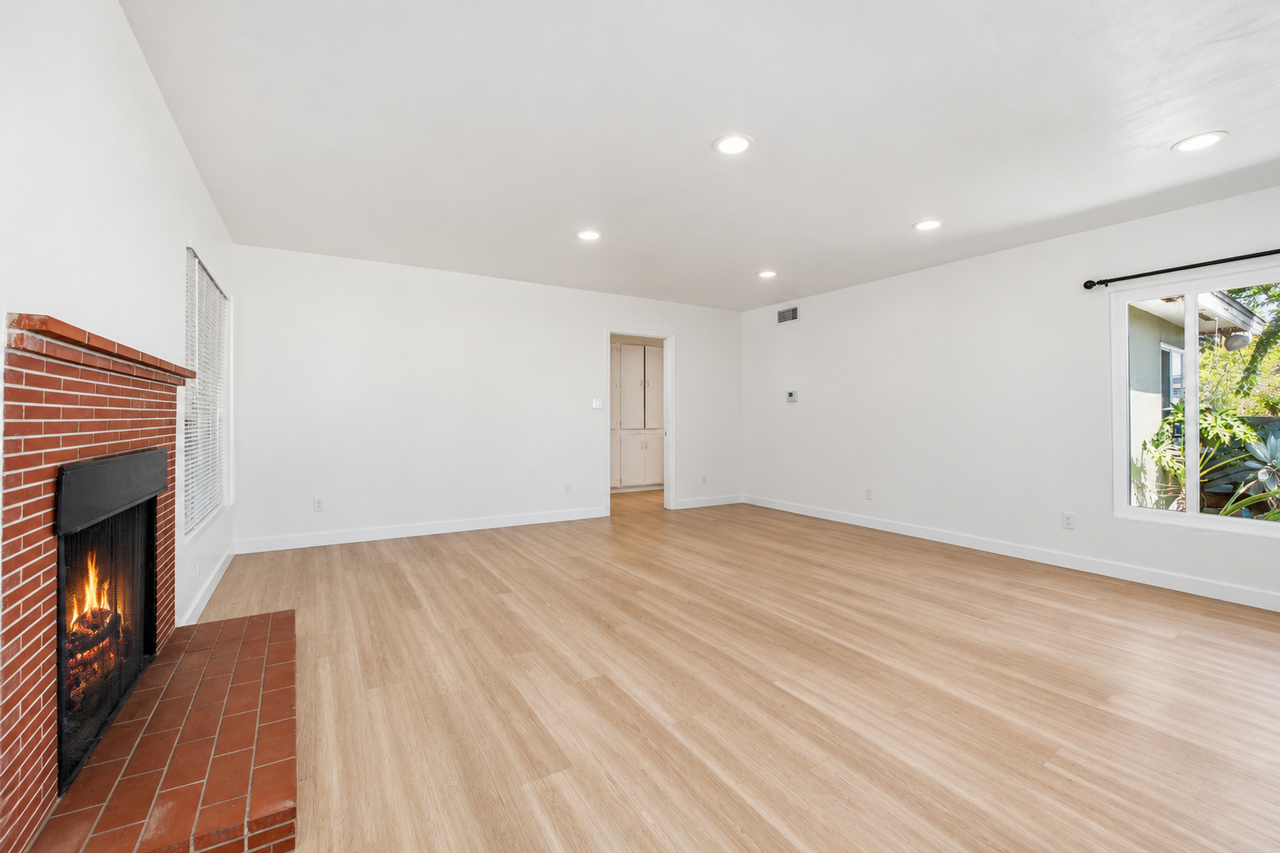 5231 E Falls View Dr - Photo 3 of 21