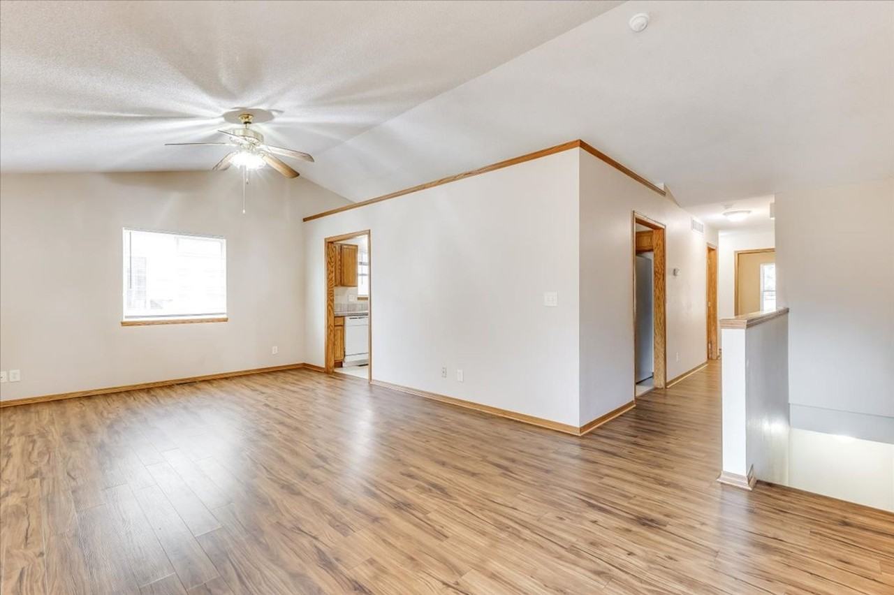 121 N Florence St - Photo 3 of 15