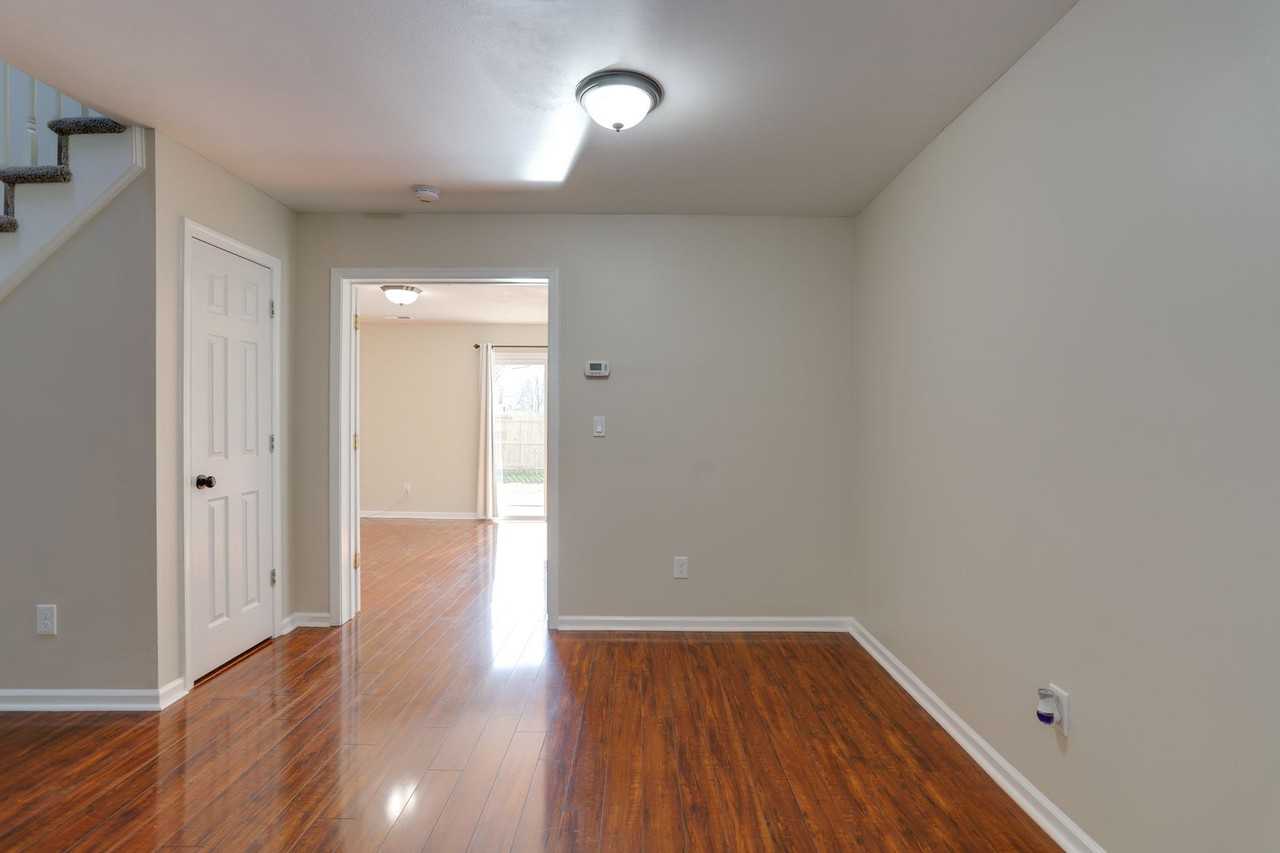 707 Aylesbury Dr - Photo 6 of 17