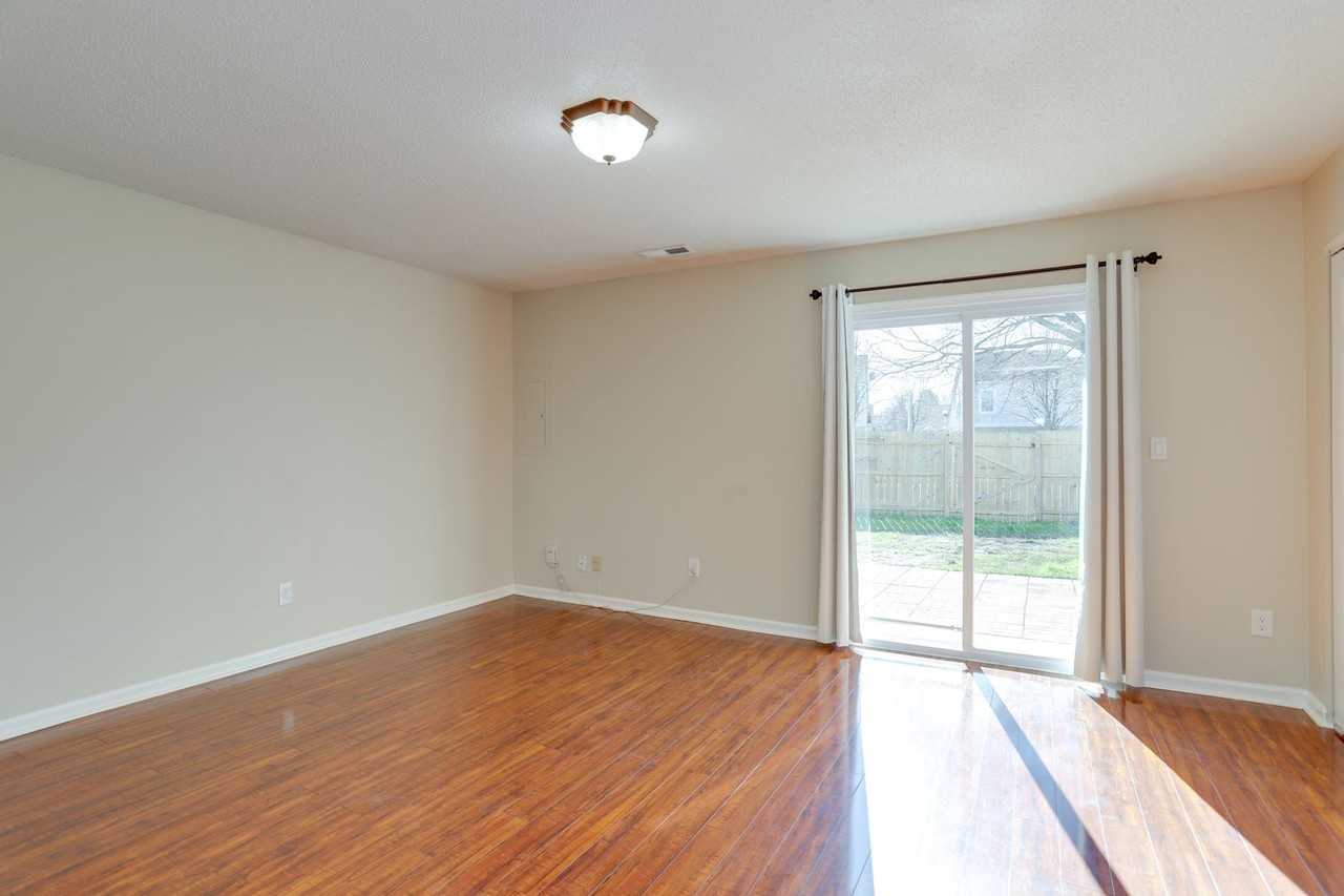 707 Aylesbury Dr - Photo 7 of 17