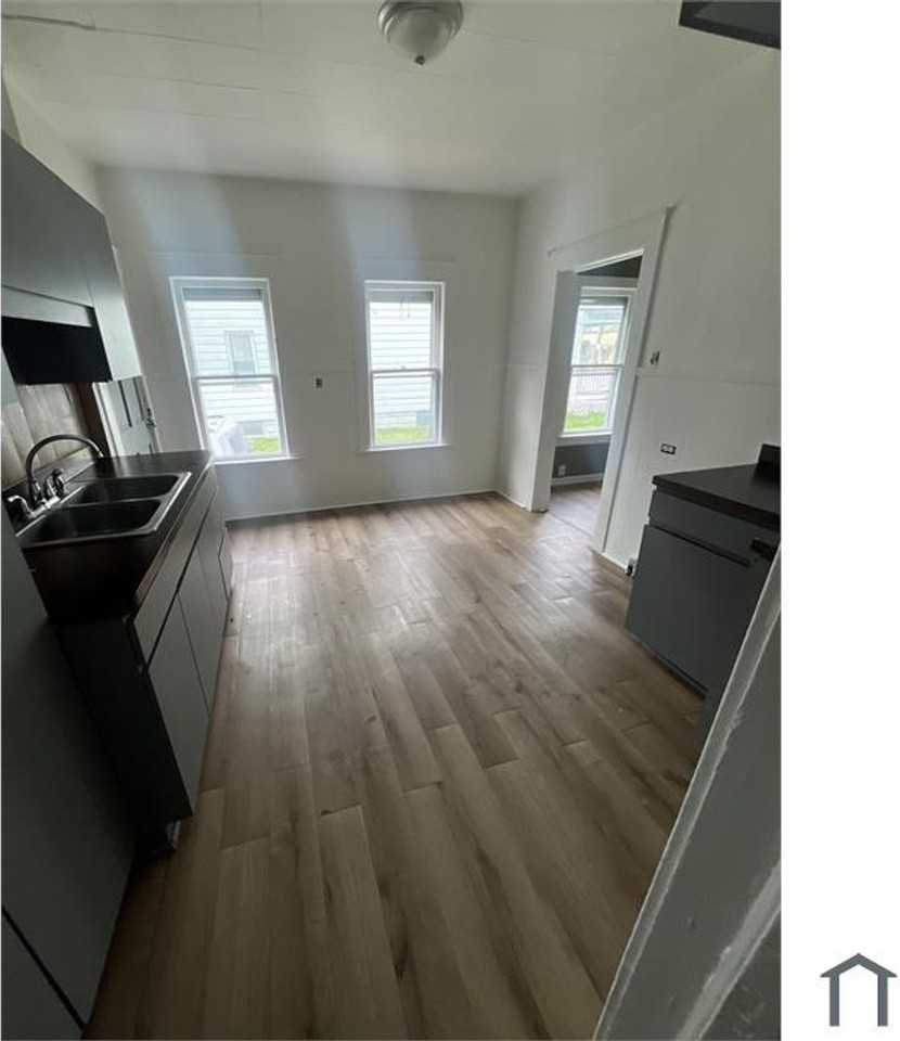 4315 Stickney Ave - Photo 4 of 9