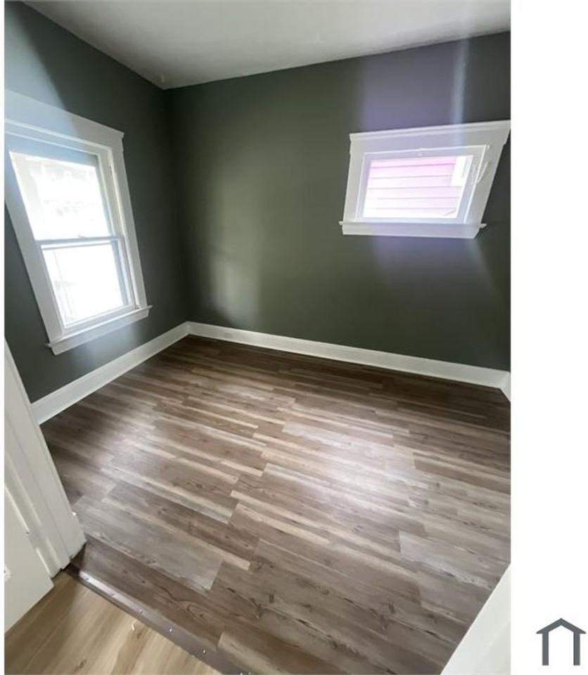 4315 Stickney Ave - Photo 6 of 9