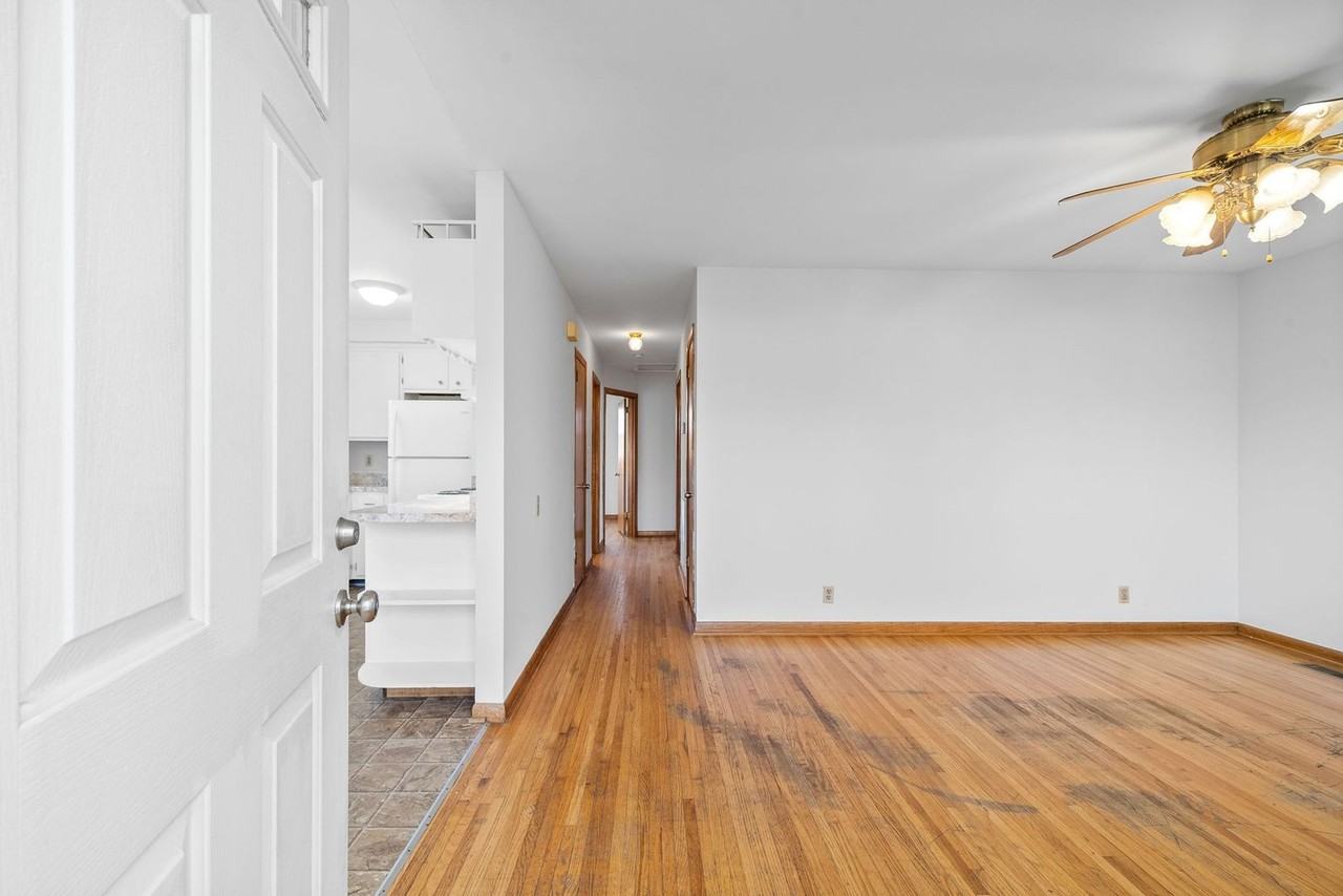 320 Church St - Photo 2 of 9