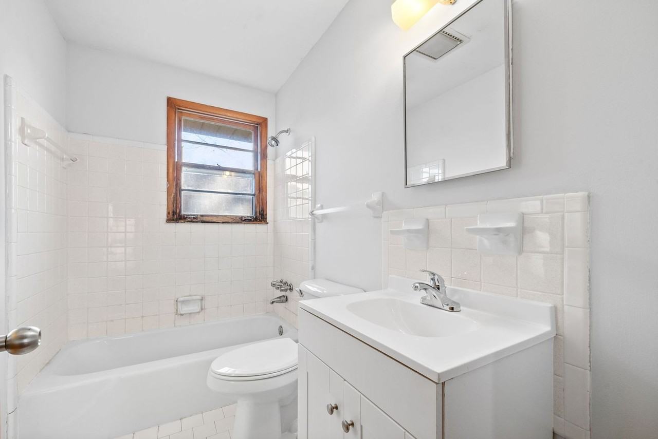 320 Church St - Photo 5 of 9