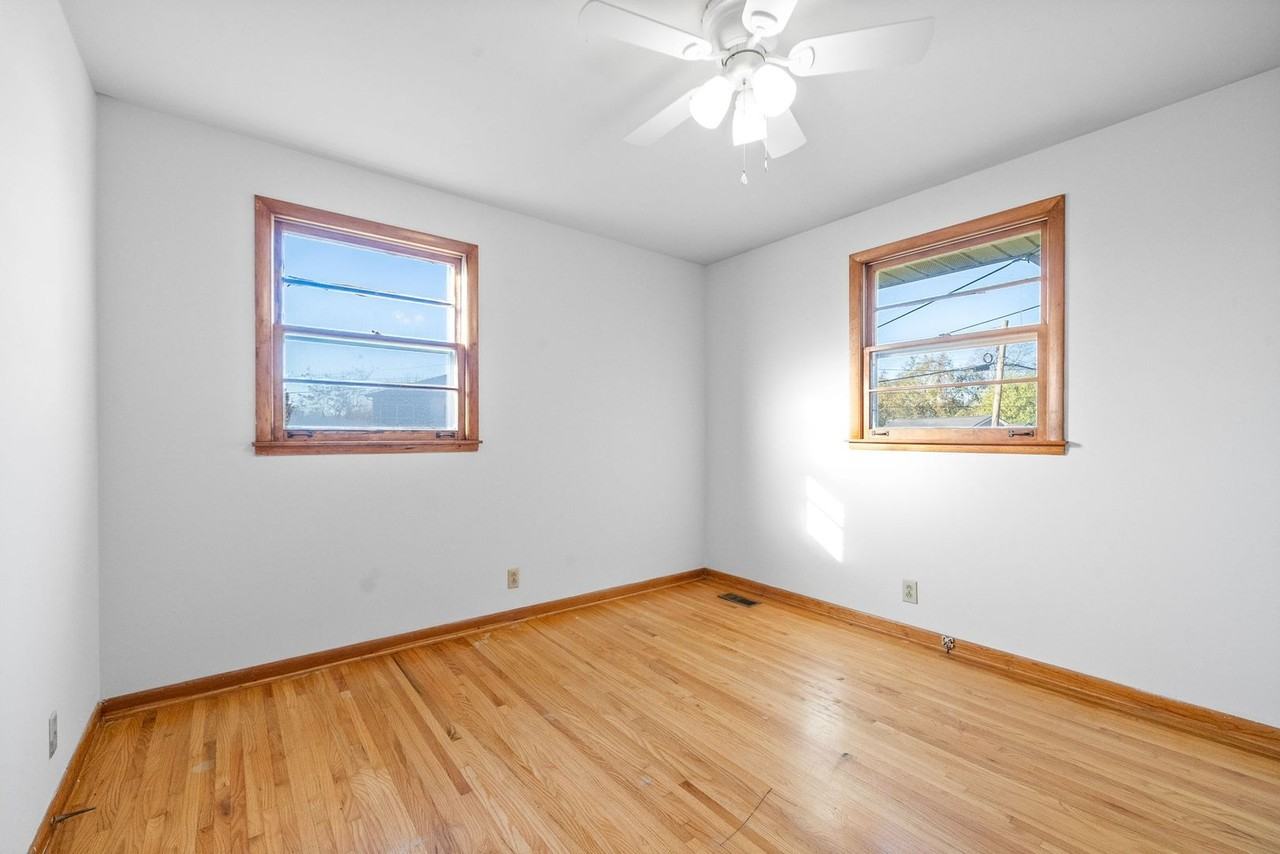 320 Church St - Photo 7 of 9