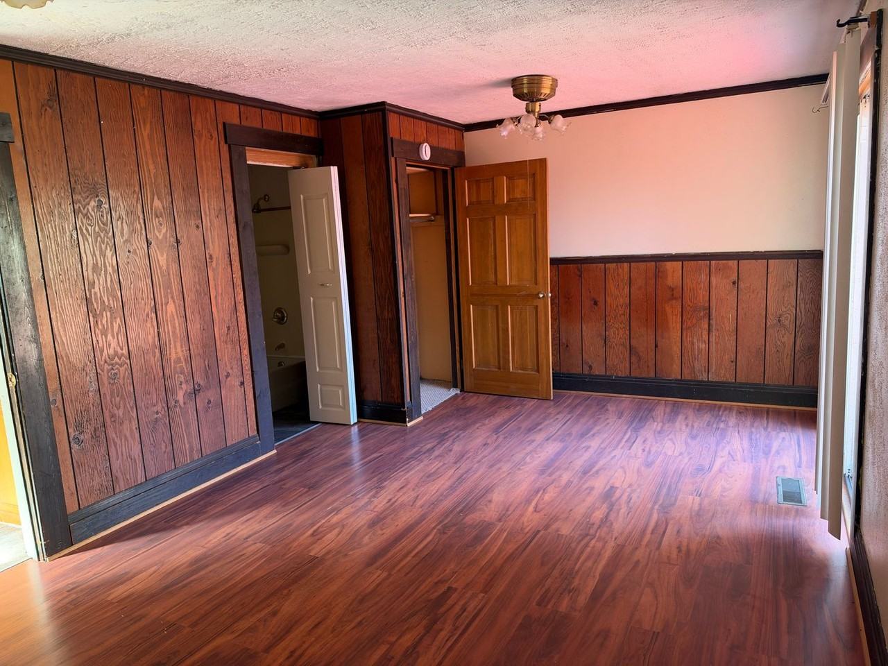 999 Collinwood Ave - Photo 5 of 9