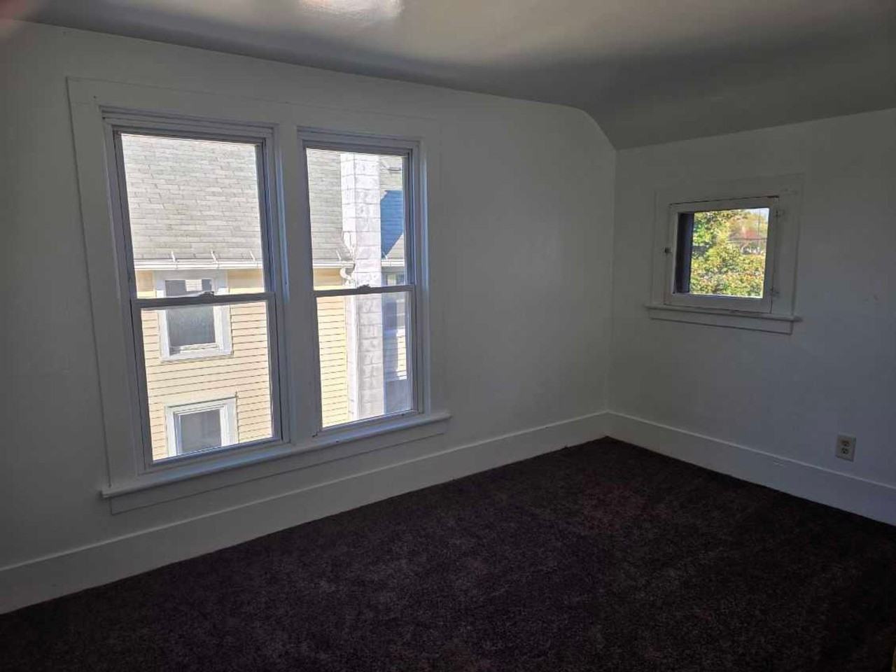 930 Cottage Ave - Photo 6 of 9